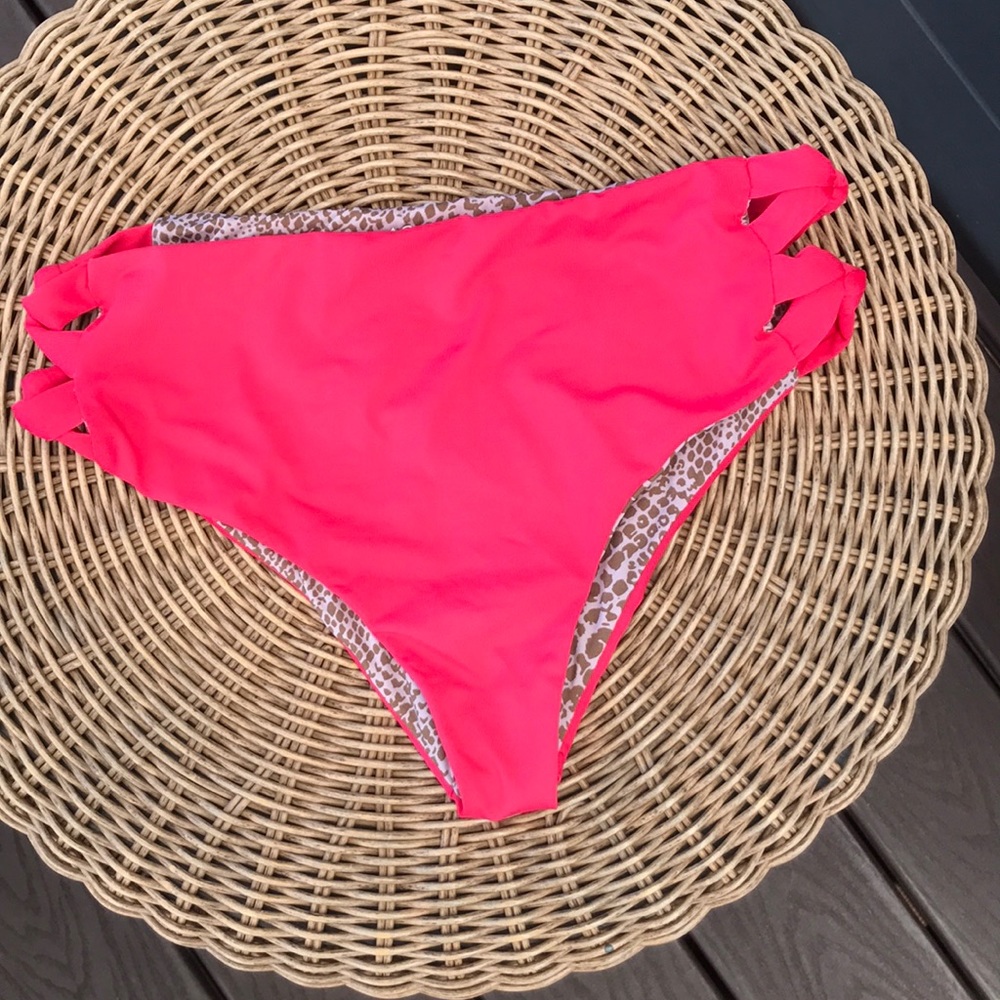 Acacia bottoms